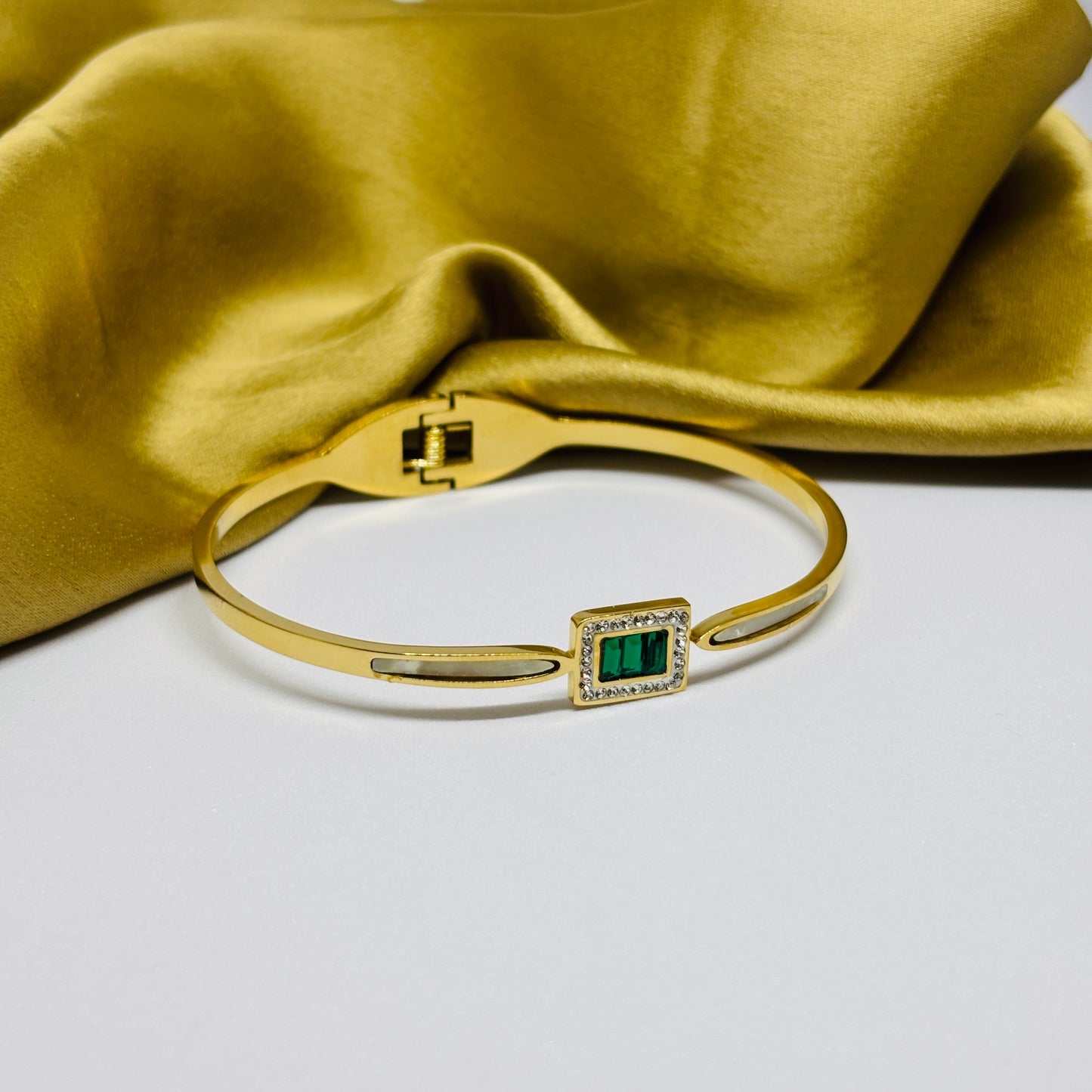 Hembu Jewelry Classic Gold-Tone Greenstone Crystal Bracelet – Tarnish-Free, Waterproof Stainless Steel, Hypoallergenic