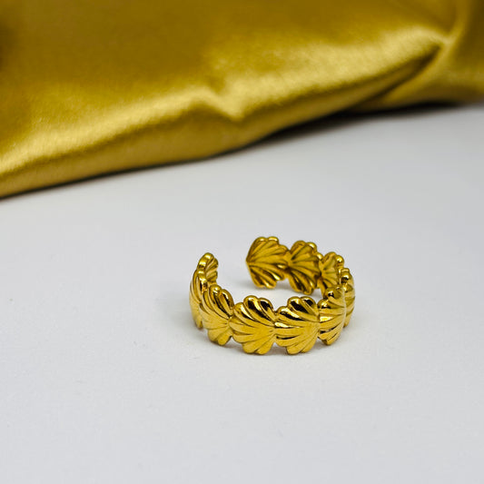 Adjustable Shell Ring – Gold-Tone, Stainless Steel, Tarnish-Free, Waterproof, Hypoallergenic