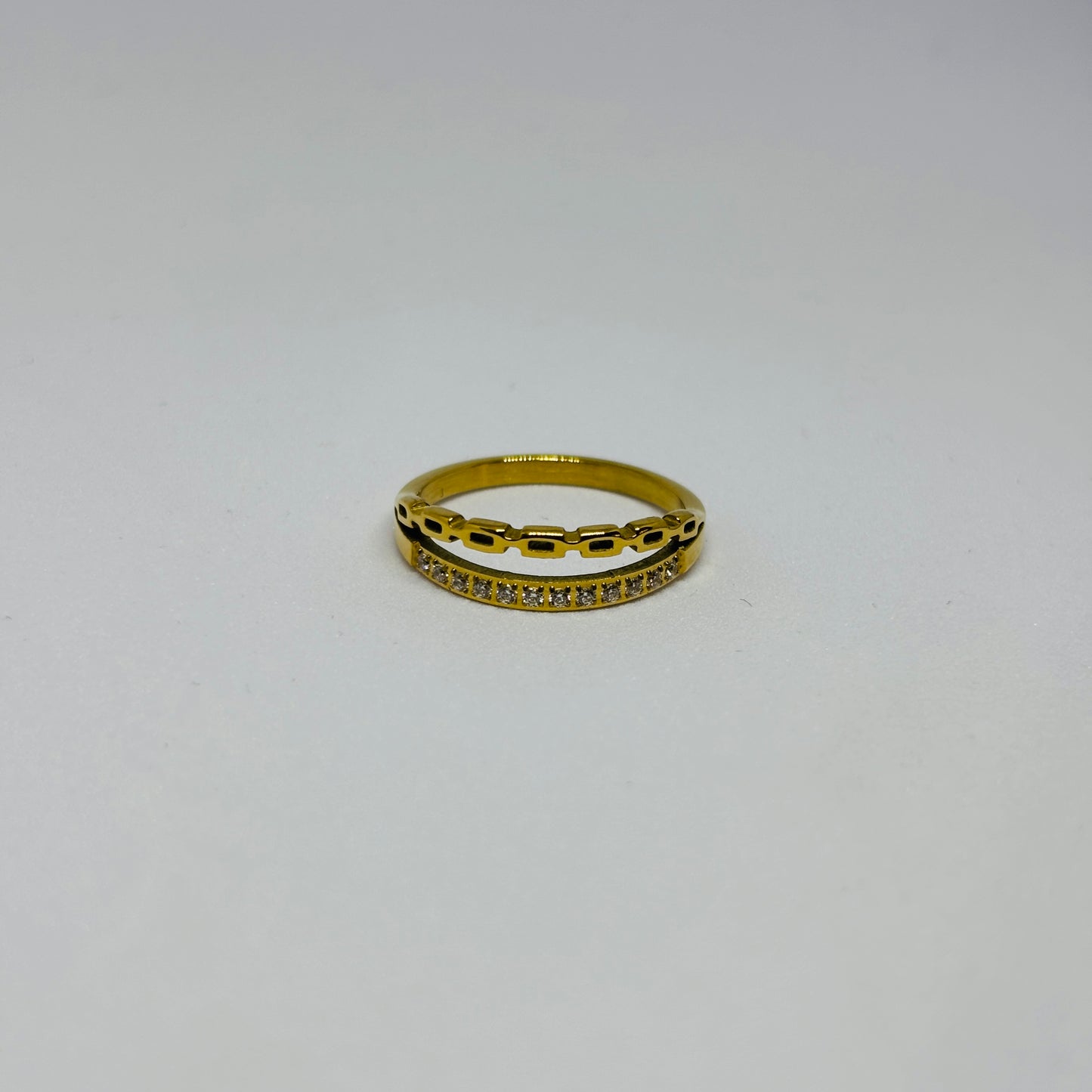 Gold-Tone Chain Link & Crystal Band Ring – Stainless Steel, Tarnish-Free, Waterproof, Hypoallergenic