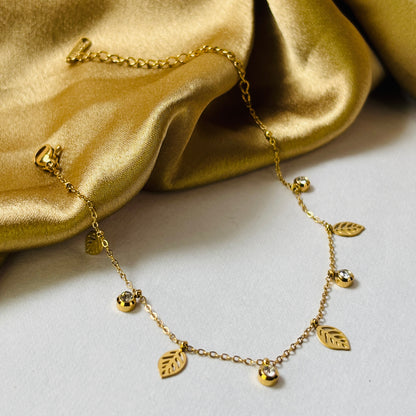 Hembu Jewelry Minimalist Chain Bracelet – Big Leaf Design, Tarnish-Free, Waterproof Stainless Steel, Hypoallergenic Jewelry