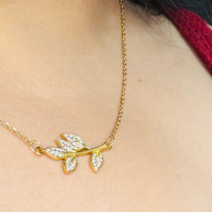 Leaf Pendant Necklace – Waterproof, Tarnish-Free, Hypoallergenic, Everyday Wear